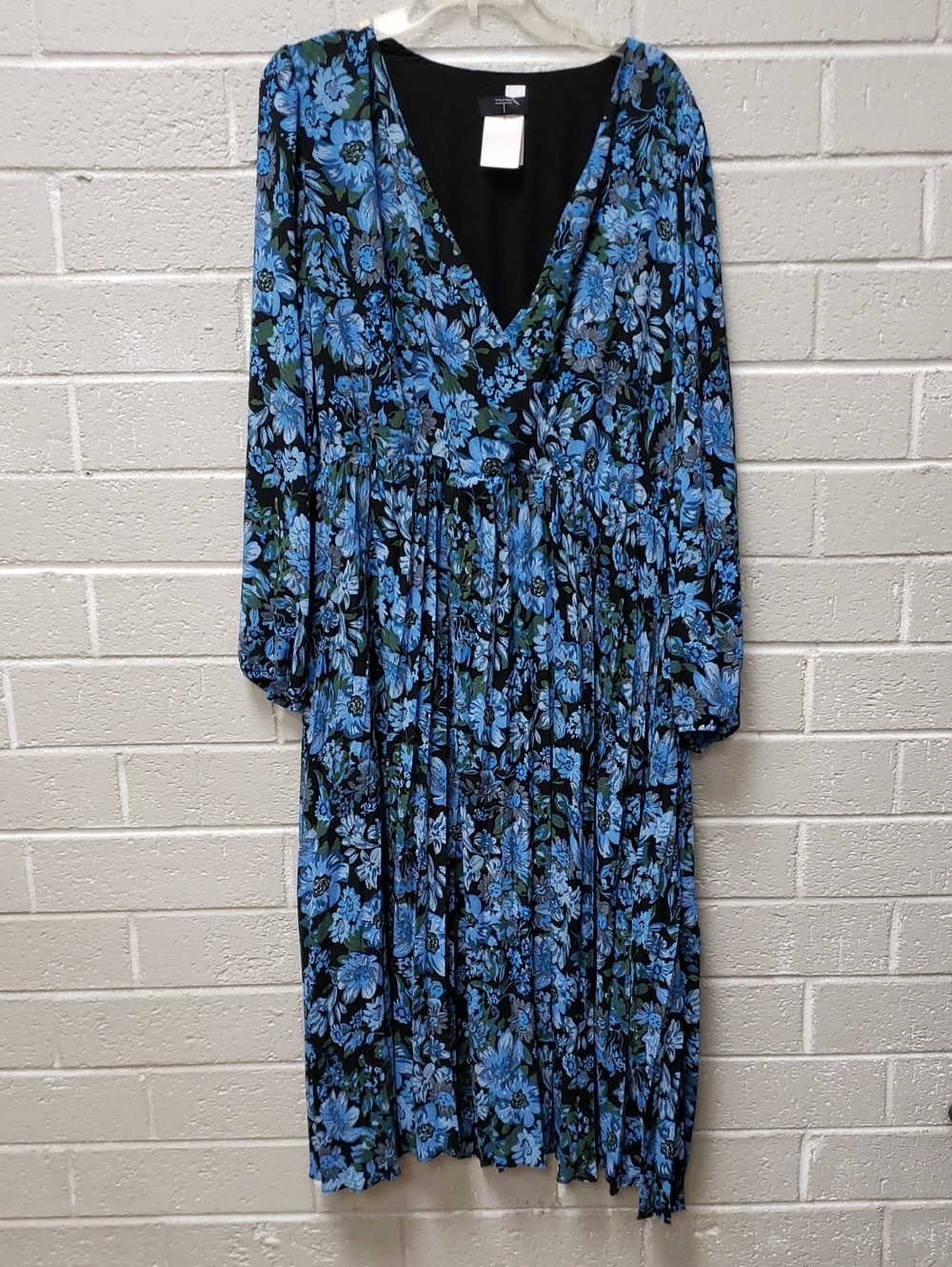 Tahari Blue Floral V-Neck Long Sleeve Midi Dress